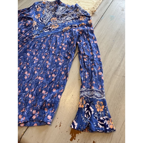 Free People Wildflower Fields Blue Orange Floral Tunic Top Sz S Bell Sleeve - Picture 2 of 12